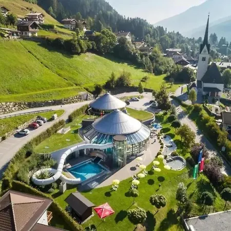 With Mountain Views In Wald * Wald im Pinzgau